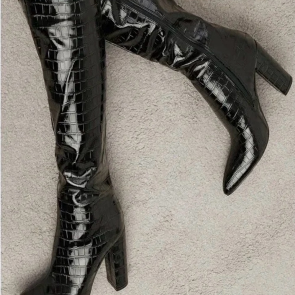 SHEIN Glossy Black Croc-Pattern Heeled Boots Size 6